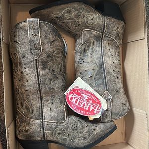 Laredo Scandalous Snip Toe Cowgirl Boots